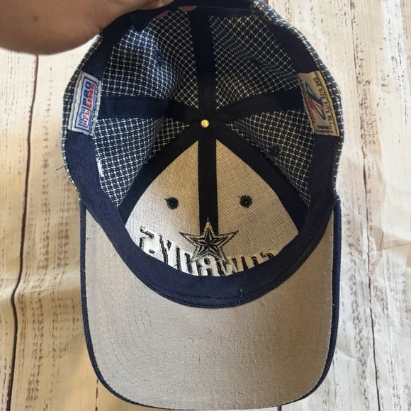 Vintage 90's NFL Dallas Cowboys Bundle T-shirt And Cap. - Picture 7 of 12